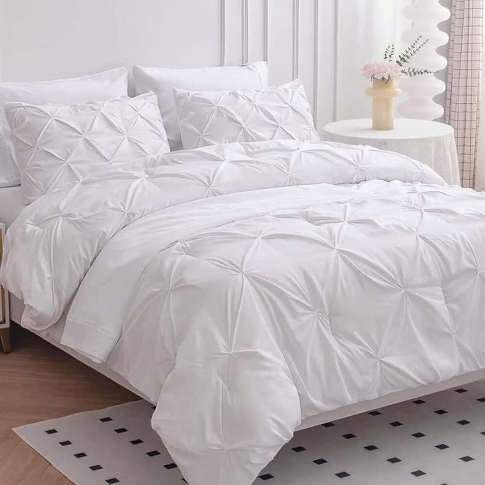 Brand New White 7 Piece Pinch Pleated QUEEN Comforter Bedding Set